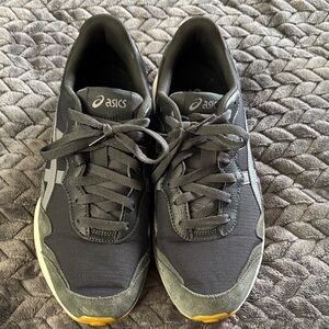 ASICS Men's Charcoal and Light Gray Sneakers